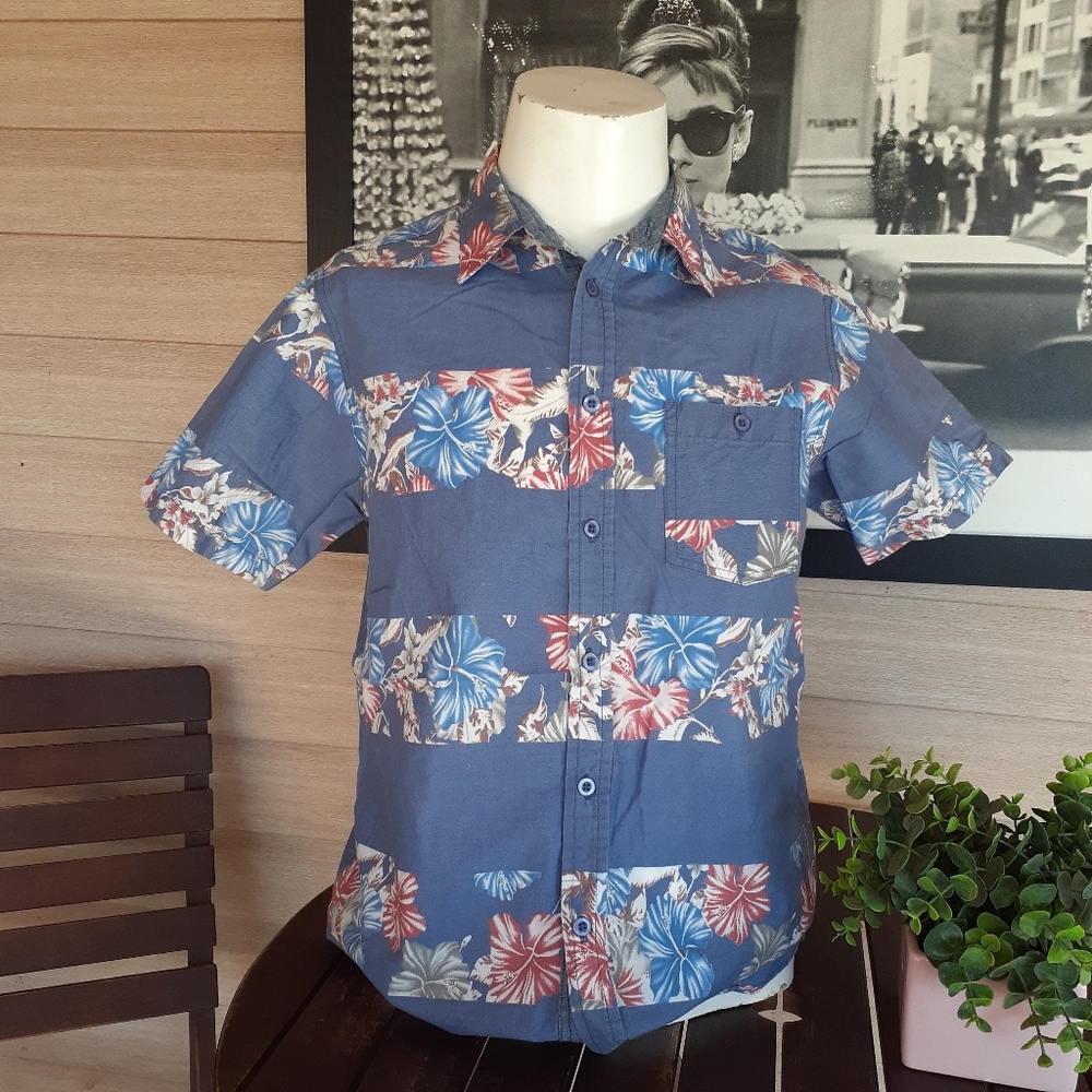 Eighty Eight Platinum Short Sleeve Button Down Top